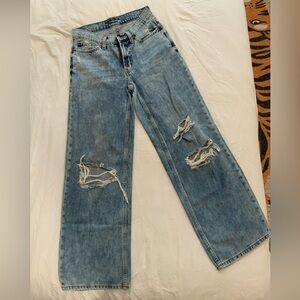 Low rise ripped dad jeans